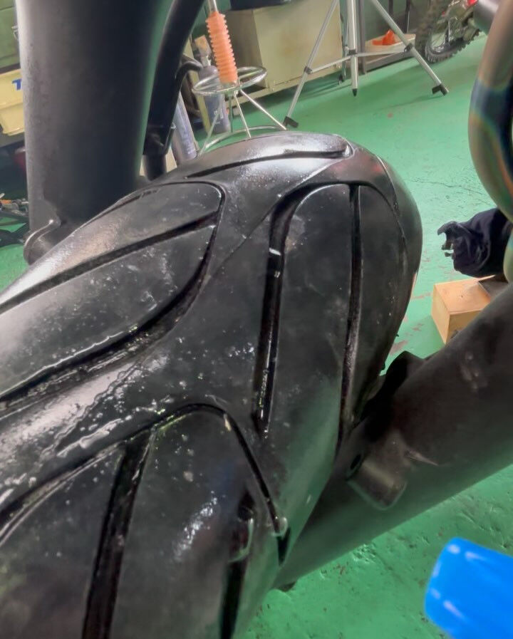 フロントタイヤのパンクです