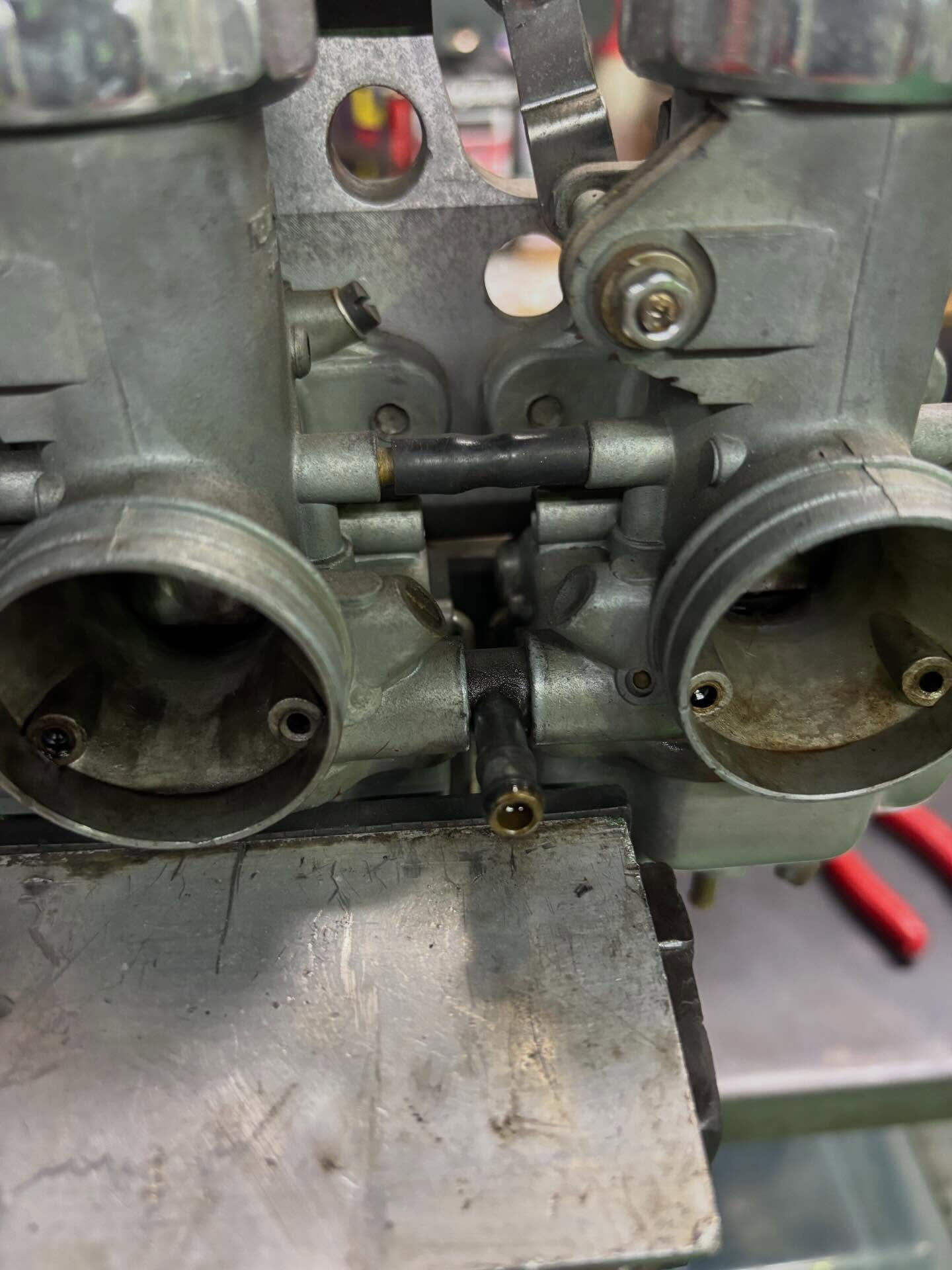 CB750Kのキャブレタージョイントからガソリンが漏れていた