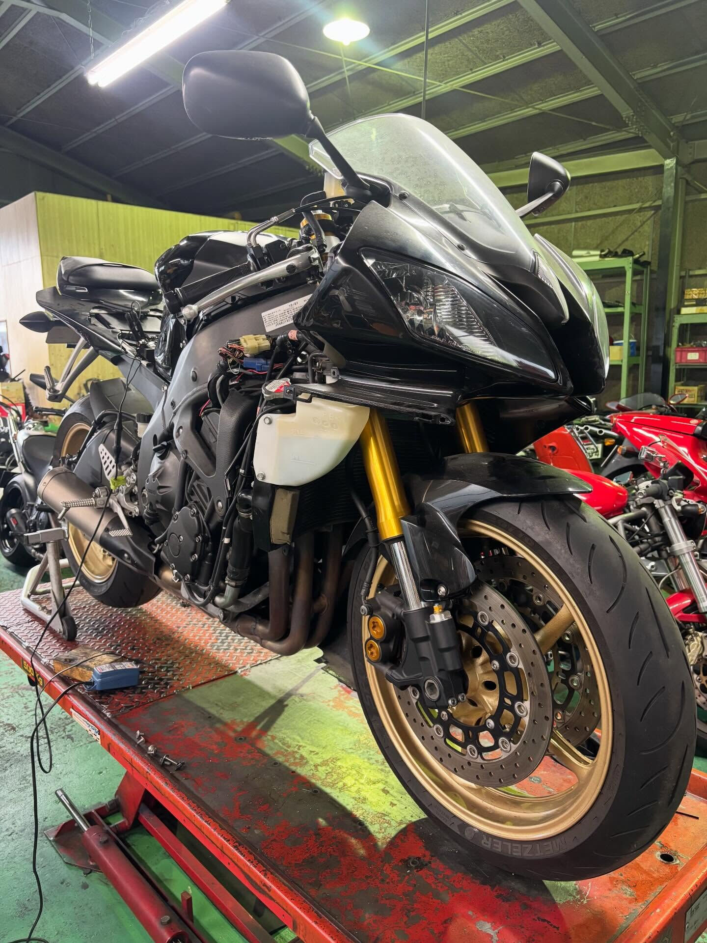 ヤマハ　YZF-R6 の車検点検整備です