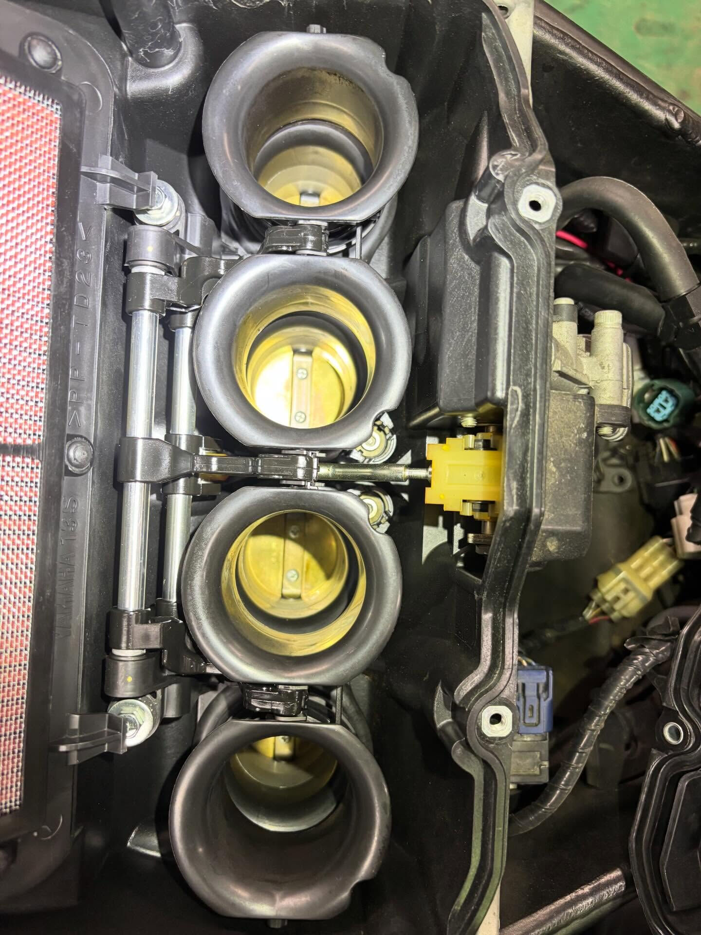 ヤマハ　YZF-R6 の車検点検整備です